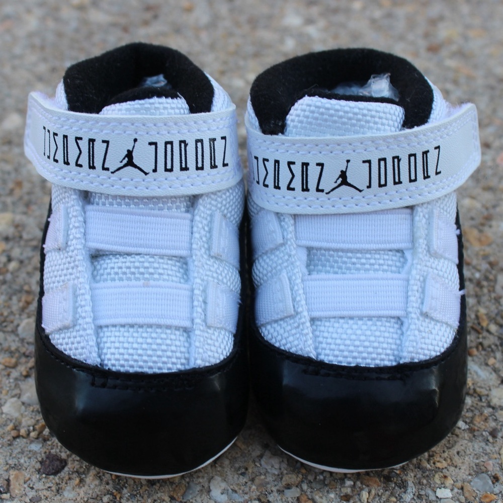 Nike Air Jordan 11 Retro Black/White Crib Bootie 'Concord' Colorway Sz 1C